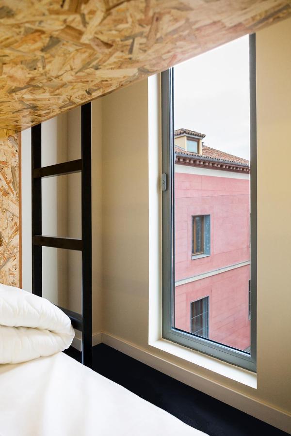 Family Room (2 Adults + 2 Children),918306688:JPEG